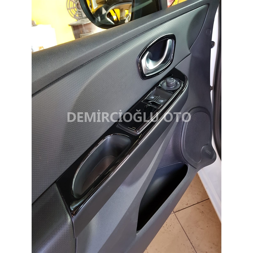 Renault Clio HB 2012 Sonrası 22 Parça Torpido Kaplama Piano Black